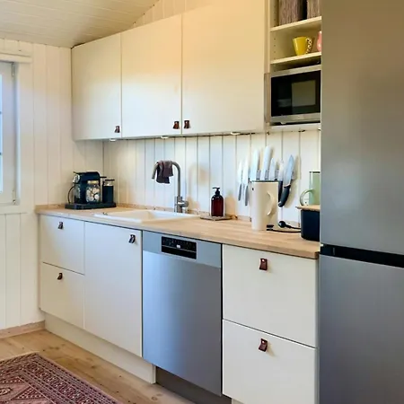 Cozy 150m From Beach's Beauty بيت للعطل